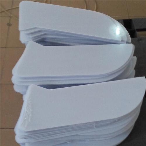 也打开了漫漫旅途中陌生人之间的“话匣子”