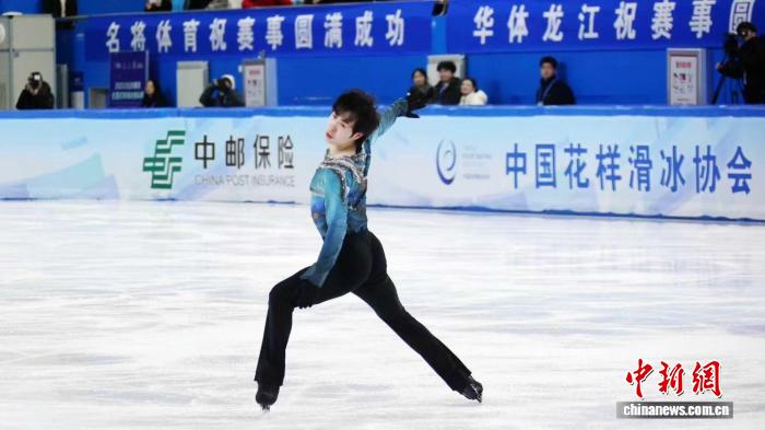 哈尔滨打响米兰冬奥会资格赛 多位名将亮相花滑