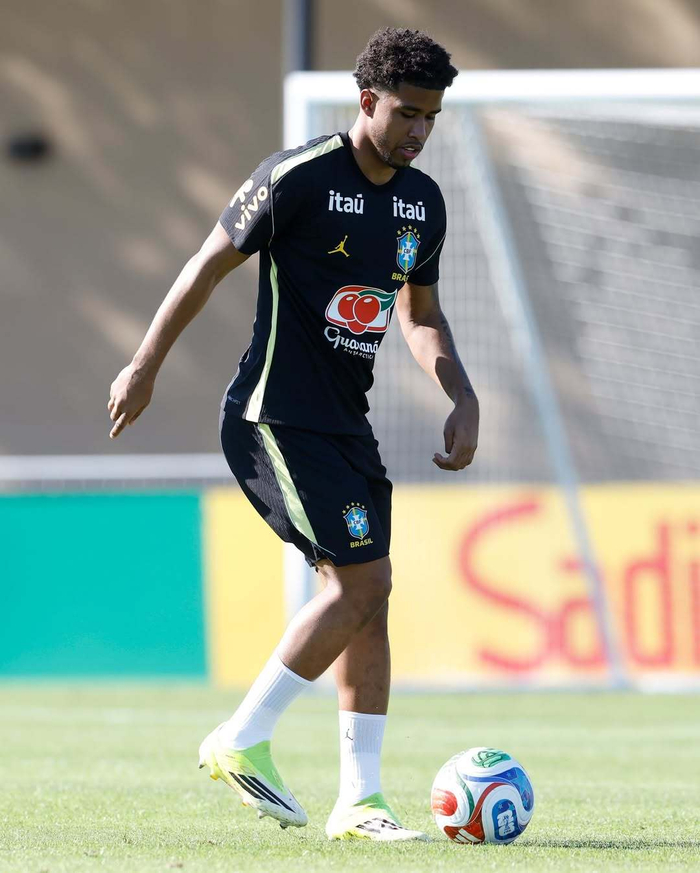 巴西队力克阿根廷挺进世界杯预选赛次轮