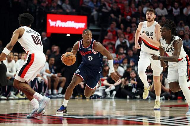 快船力抗开拓者20分优势 半场落后10分仍紧咬第八