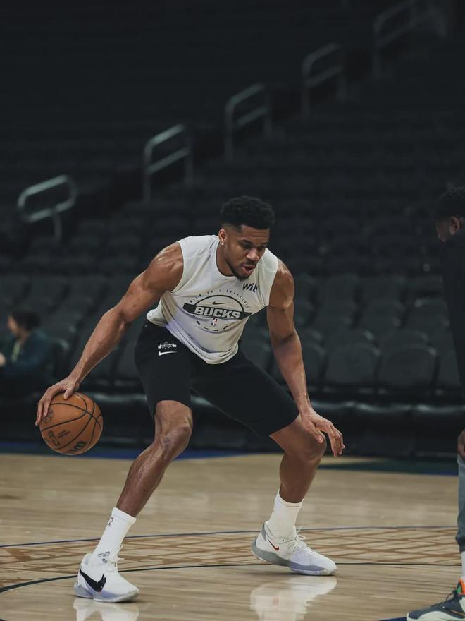 雄鹿内乱升级：Shams爆料引发管理层动荡